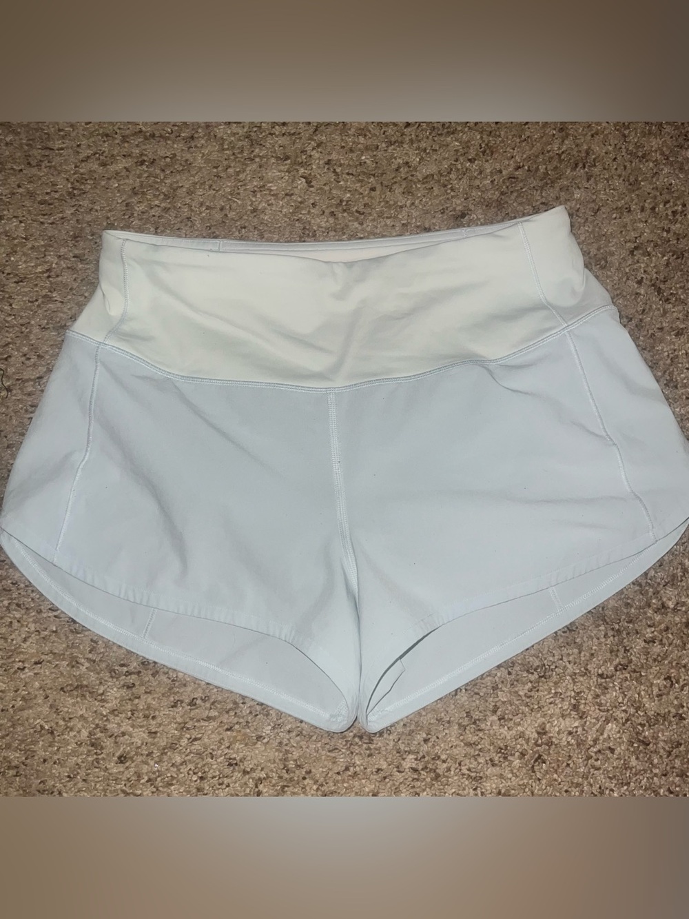 NWOT Lululemon Speed Up HR Short 6
Powder Blue